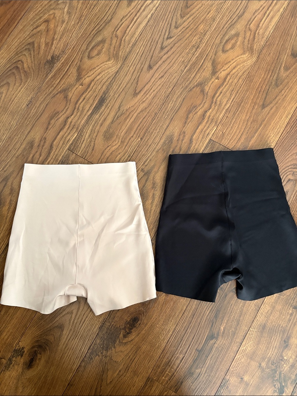 Skinnygirl Seamless High-Waist Shape Wear in Black & Nude - Picture 4 of 6